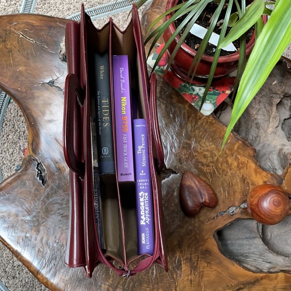 Vintage Italian Leather Briefcase - Picture 9 of 10